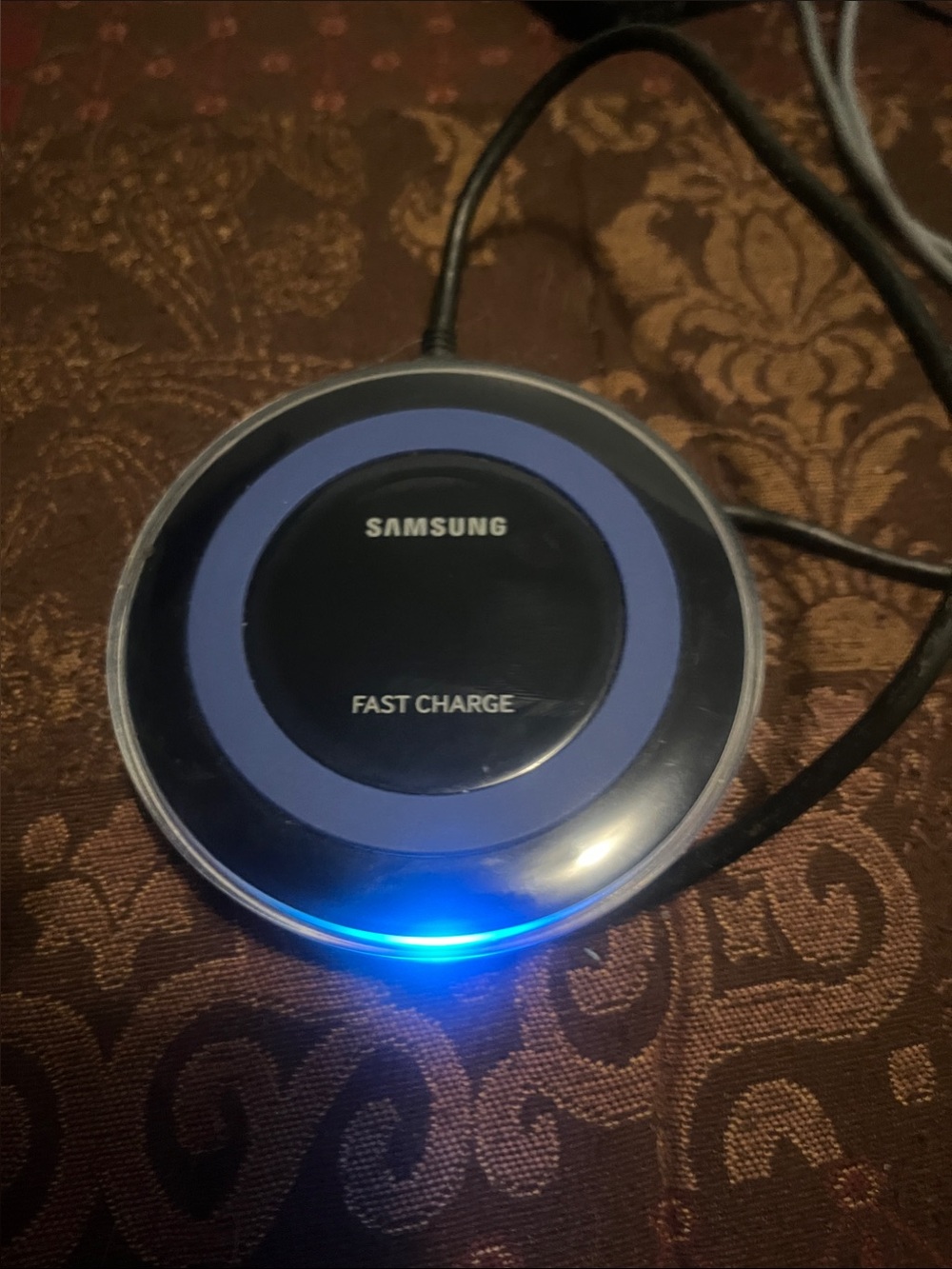 Samsung Wireless Fast Charging Pad - Black with Blue Ring